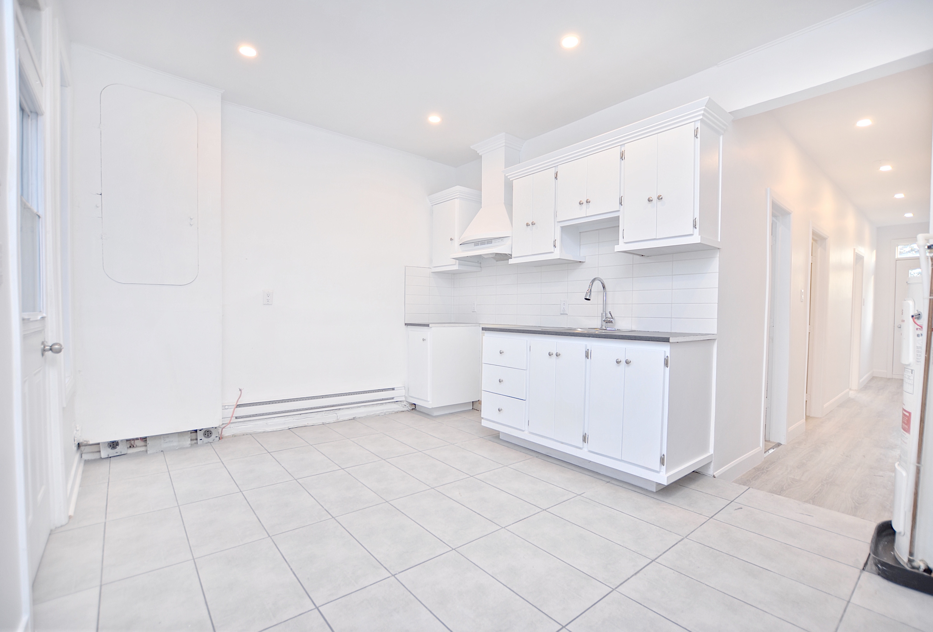 8023 Rue Berri
