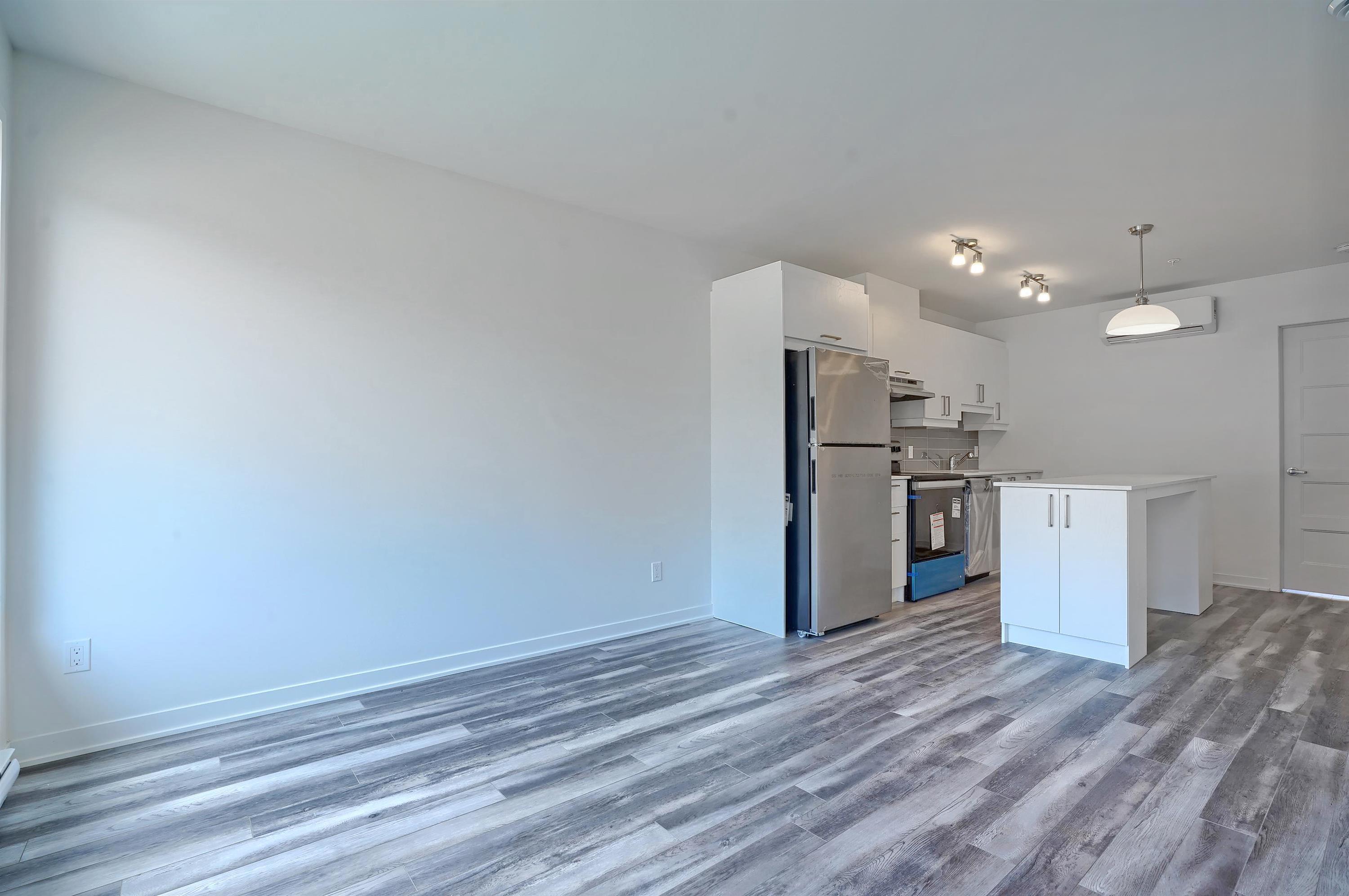 4588 Rue La Perrière - 1